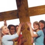 Giovani con la croce