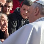 Anziana benedetta da Papa Francesco