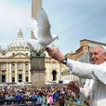 Papa Francesco con colomba